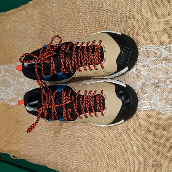 Nike ACG Okwahn II "Desert" Men's Hiking Shoes Sz 6, Black/Tan/Orange, Like New - Picture 2 of 7